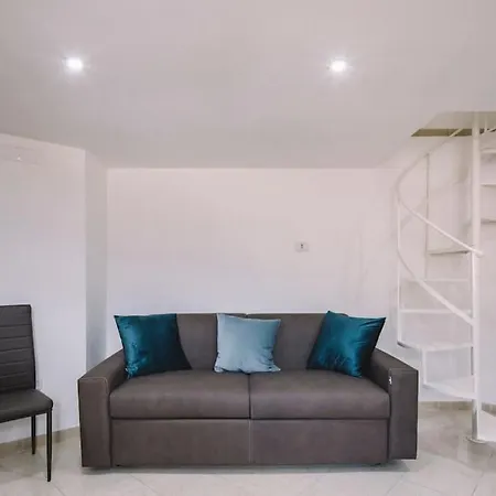 Casa Del Lazzaro * מאיורי