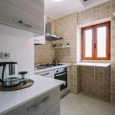Casa Del Lazzaro מאיורי