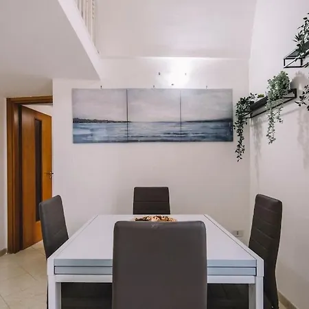 Casa Del Lazzaro * Майори
